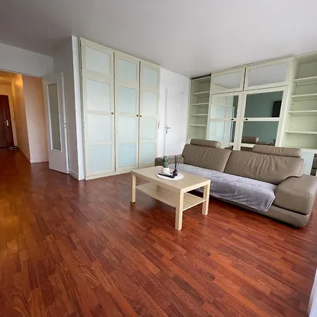 Cosy & Spacious With Eiffel Tower View Appartement Puteaux