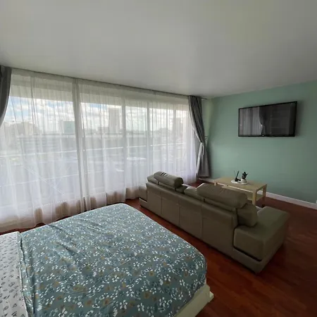 Cosy & Spacious With Eiffel Tower View *